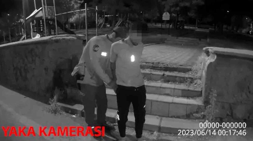 Çaldığı malzemelerle bekçilere yakalandı