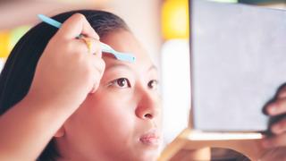 Güzellik uzmanı olgun kadınların pürüzsüz ve genç gözüken cilt için yapmaları gereken bakımı paylaştı