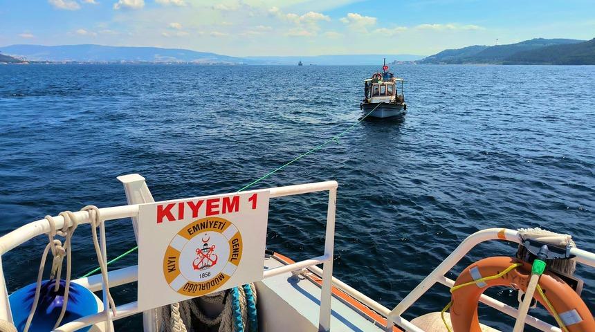 Çanakkale Boğazı'nda arızalanan tekne kurtarıldı