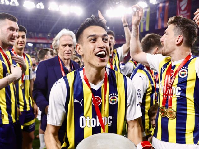Fenerbahçe, transfer dönemine hızlı başladı! Ryan Kent'in ardından İrfan Can Eğribayat transferi de açıklandı