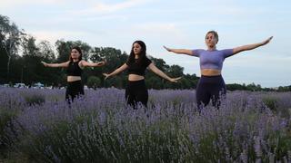 Edirne'de lavanta tarlasında gün batımı yogası yapıldı