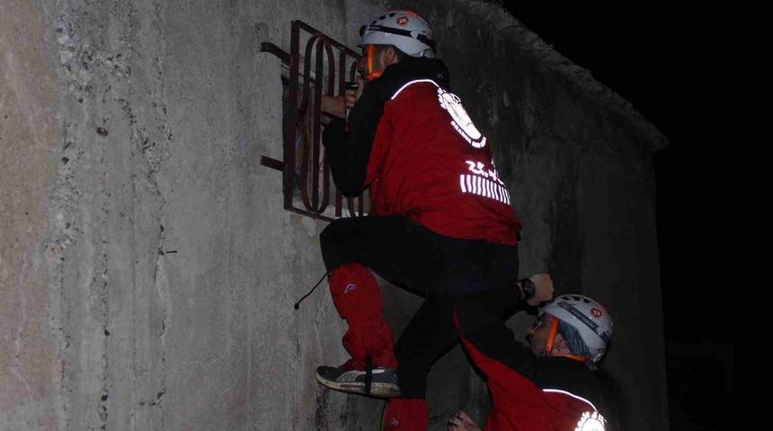 Ekmek almaya giden 8 yaşındaki Eren&rsquo;den 16 saattir haber alınamıyor