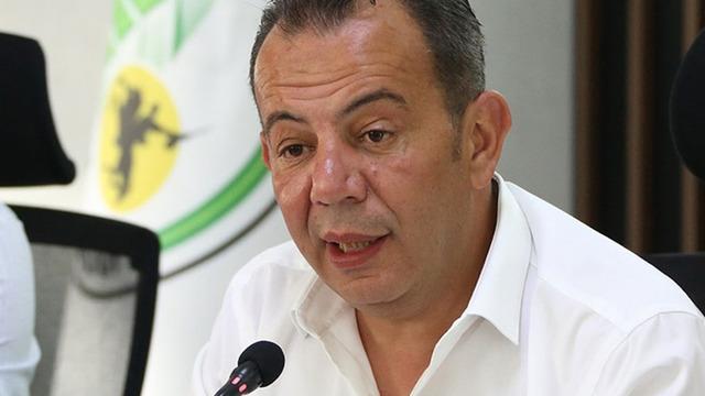 'Sizin gibi badem bıyıklılar...' Tanju Özcan'dan Abdüllatif Şener için çok sert sözler! 'Az önce itiraf ettiniz' diyerek canlı yayına bağlandı