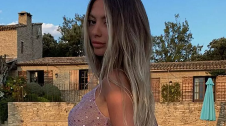 Sosyal medya fenomeni Mathilde Tantot, yere çöküp plajda suşi yedi! Bikinisiyle oturuşu gündem yarattı