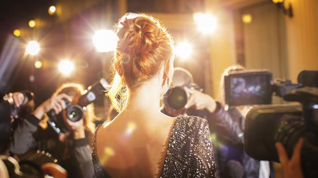 &Uuml;nl&uuml;lerin kıyafetlerine bakarak hangi &uuml;nl&uuml; olduğunu tahmin edebilir misin?