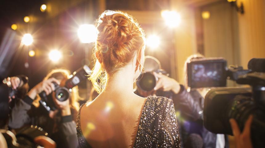 Ünlülerin kıyafetlerine bakarak hangi ünlü olduğunu tahmin edebilir misin?