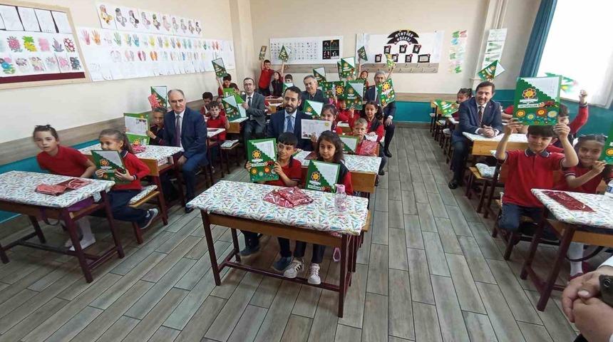 Konya’da 506 bin 475 öğrenci karne heyecanı yaşadı