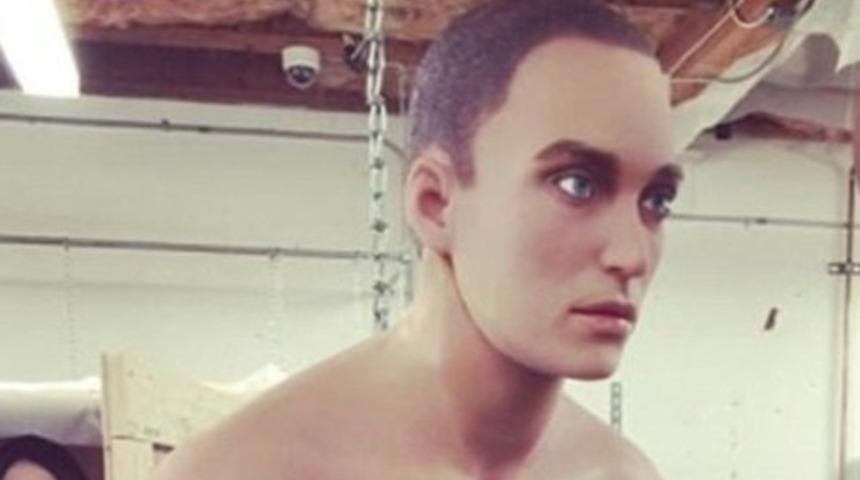 Biyonik penisli erkek seks robotları geliyor!