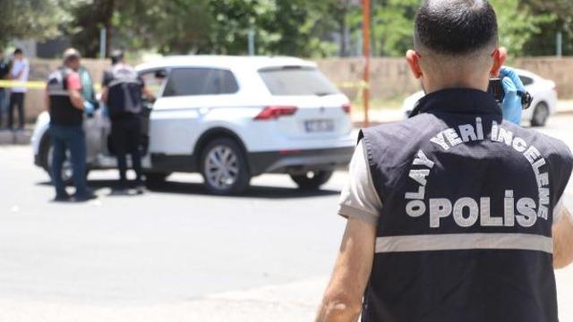 Yol ortasında vahşet! Aracın önünü kesip av tüfeğiyle katletti