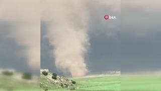 Teksas'ta hortum felaketi! Dehşete düşüren anlar kamerada