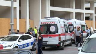 Zeytinburnu'nda tramvayla kamyon çarpıştı: 5 kişi yaralandı!