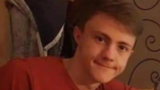 Dehşet veren olay! Kıskançlık krizine girdi, kardeşini annesinin gözü önünde bıçaklayarak öldürdü