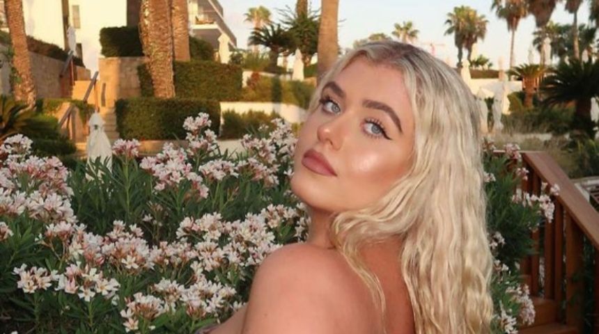 Sosyal medya fenomeni Isabel Nicholls, ‘iç çamaşırsız’ trendini sonuna kadar yaşadı! Kalçasına kadar açık yırtmacıyla şov yaptı