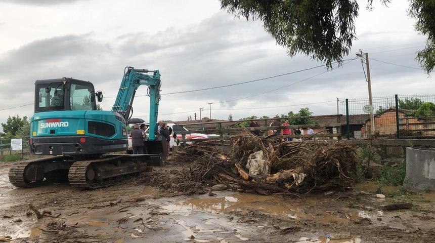 Aydın'da sağanak sonrası dereler taştı