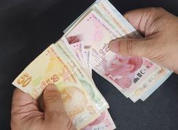 Emekliler dikkat, banka hesaplarınızı kontrol edin! SSK Bağkur emekli maaşı zam farkı ödemeleri başlıyor: 2500 TL yatacak