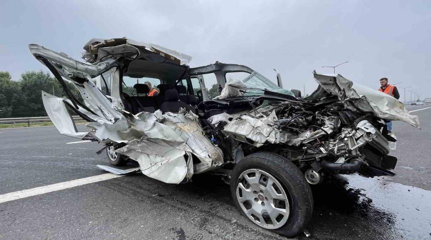 Dinlenme tesisine girmek isterken faciayı yaşadılar: 1&rsquo;i ağır 3 yaralı