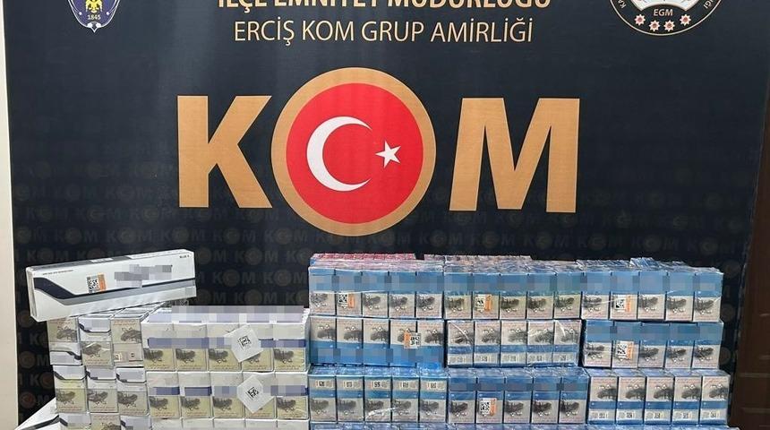 Van&rsquo;da 2 bin 930 paket ka&ccedil;ak sigara ele ge&ccedil;irildi