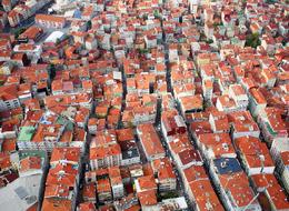 Evden çıkmayan kiracısına saldıran da var eve zarar vermek için çöplüğe çeviren de... Milyonlarca kişi bu haberi bekliyordu! Tarih belli oldu