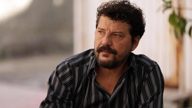 Ünlü oyuncu İlker Aksum muradına erdi! İki yıllık sevgilisiyle evlendi