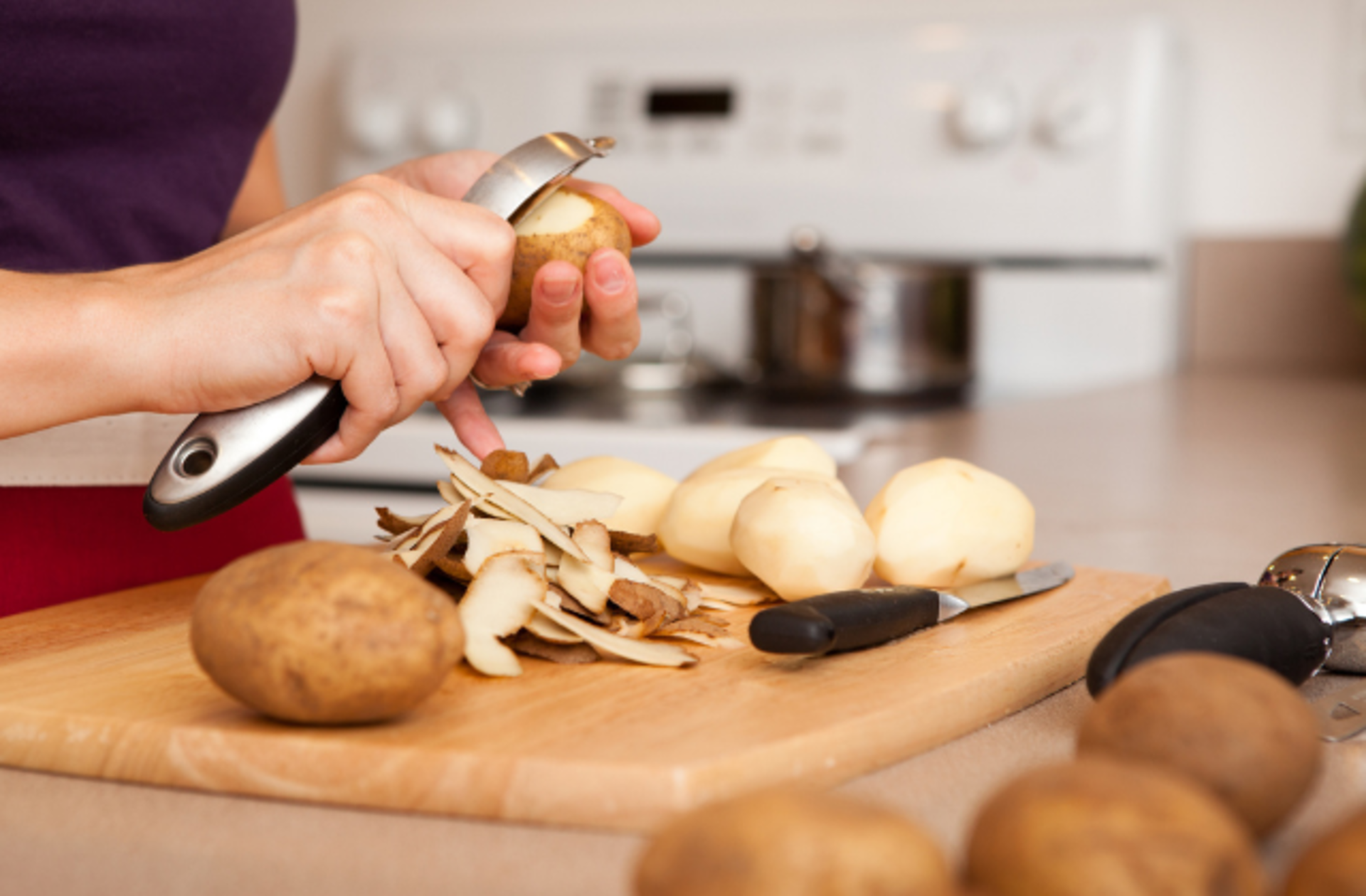 Hem sebzeleri hem meyveleri kolayca soymanızı sağlayacak en iyi soyacak önerileri