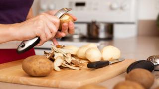 Hem sebzeleri hem meyveleri kolayca soymanızı sağlayacak en iyi soyacak önerileri