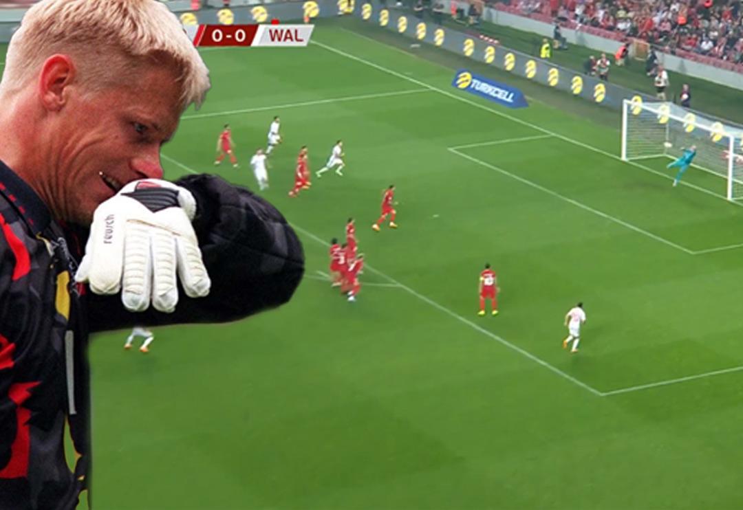 Mert G&uuml;nok değil, Kasper Peter Schmeichel! Yaptığı kurtarışla sosyal medyanın g&uuml;ndemini belirledi...