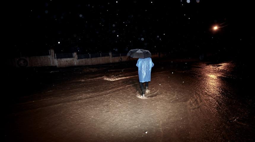 Düzce'de sağanak taşkınlara neden oldu