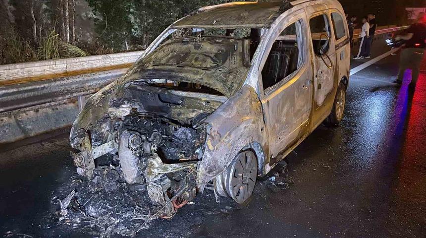 Mahmutbey İstoç önünde peş peşe karşılıklı trafik kazası: 3 ağır yaralı