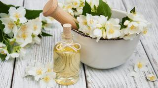 Yasemin yağı ciltte nasıl kullanılır? Yasemin yağı cildi sıkılaştırır mı?