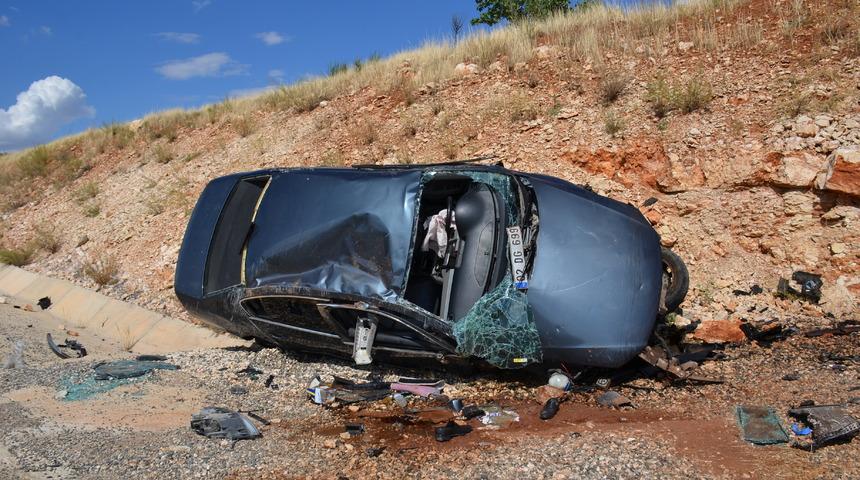 Adıyaman'da şarampole devrilen otomobilin sürücüsü öldü