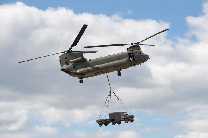 Kanada'da Chinook tipi askeri helikopter düştü: 2 ölü 2 yaralı