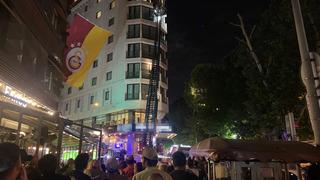 Taksim'in göbeğinde korkunç olay! ABD'li turist lüks otelin balkon demirlerine kendini astı