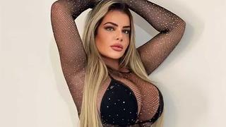 Sonunda bu da oldu! Çırılçıplak yoga yaptığı anları sosyal medyadan paylaşınca yer yerinden oynadı 