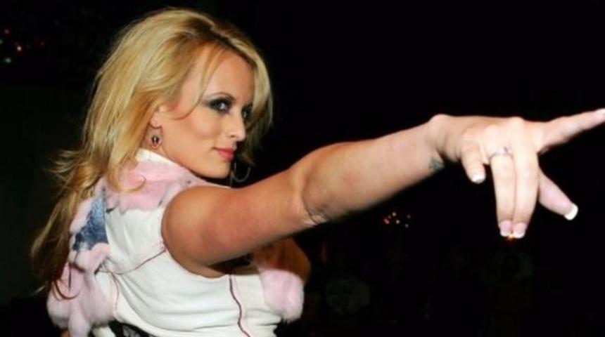 ABD'yi karıştıran iddia! Trump porno yıldızına 130 bin dolar para &ouml;demiş!