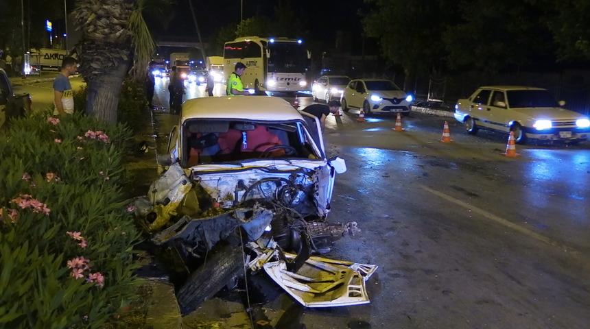 Antalya'da zincirleme trafik kazasında 5 kişi yaralandı