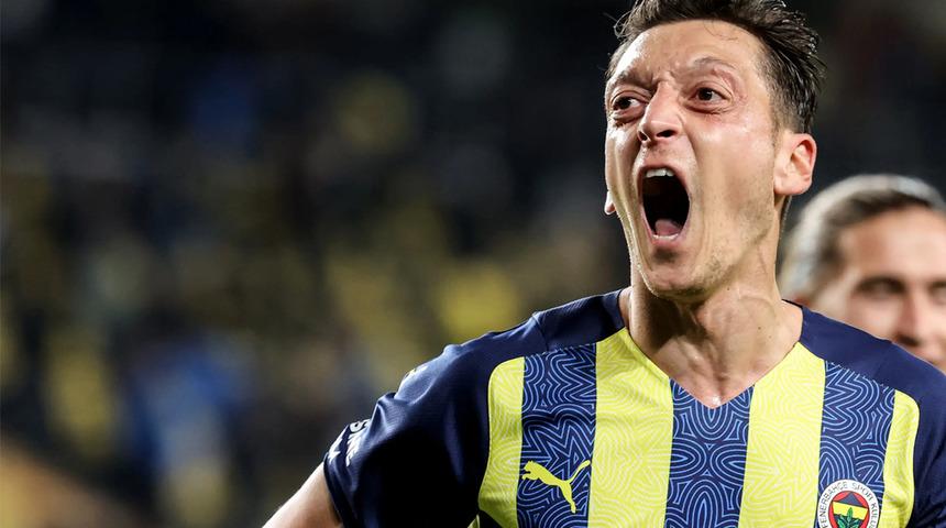 Mesut Özil futbol dünyasına geri dönüyor! Daha fazla ayrı kalamadı...