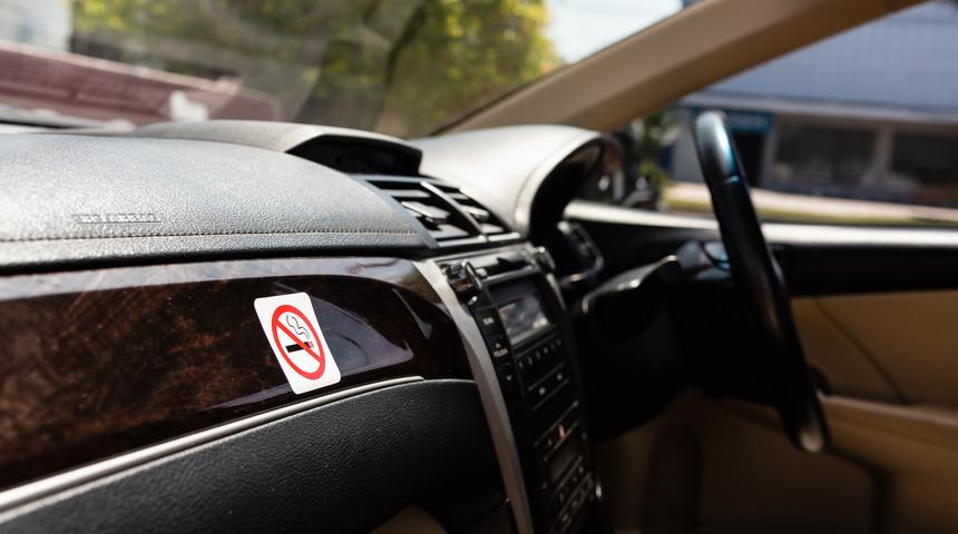 Arabada sigara içme cezası ne kadar? 2023 Özel araçta sigara içmenin cezası