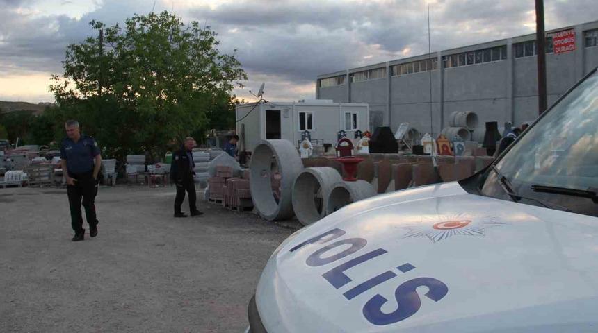 &Ouml;nce telefonda tartıştı sonrasında ise kurşun yağdırdı!