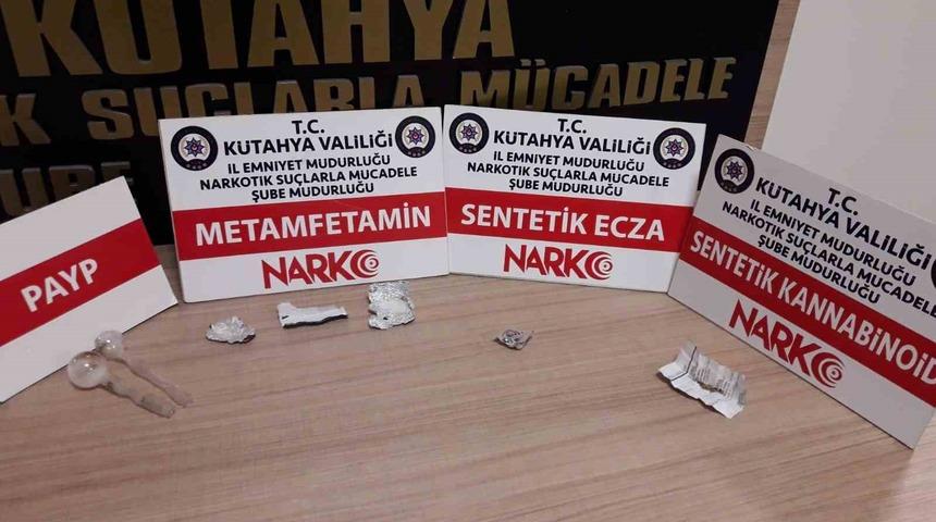 Kütahya’da uyuşturucu satıcısının evine yapılan baskın