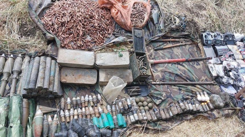 MSB duyurdu! Pençe-Kilit bölgesinde çok sayıda silah ve mühimmat ele geçirildi