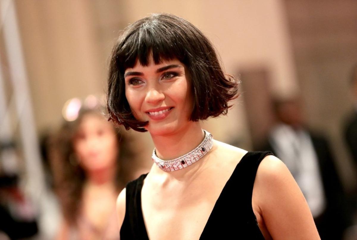 Tuba B&uuml;y&uuml;k&uuml;st&uuml;n: Herkes birbirine benzemeye başladı