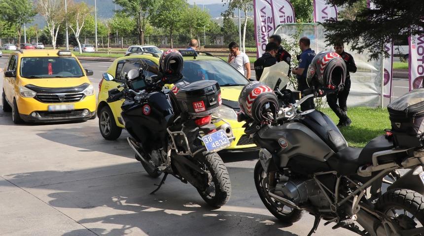 Taksicilerin 'müşteri sırası' tartışması kanlı bitti!