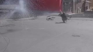 Korku dolu anlar! Bağcılar'da anne ve 3 çocuğunun üzerine elektrik kabloları düştü