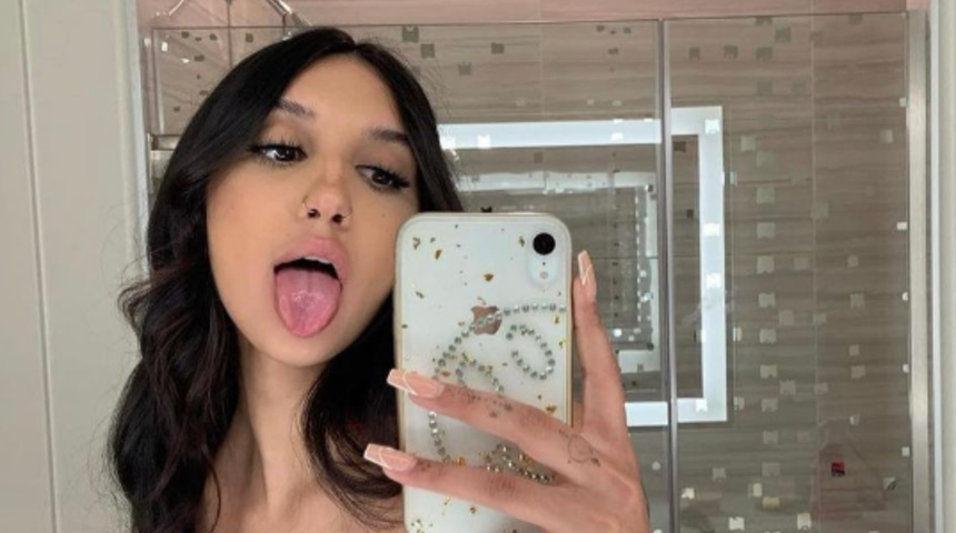 Mia Khalifa’nın kardeşi olduğunu iddia etti! Müstehcen pozlarıyla gündem yaratırken onu solladı