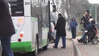 Engelli kadını otobüse almadı! AK Partili vekilin girişimi sonuç verdi