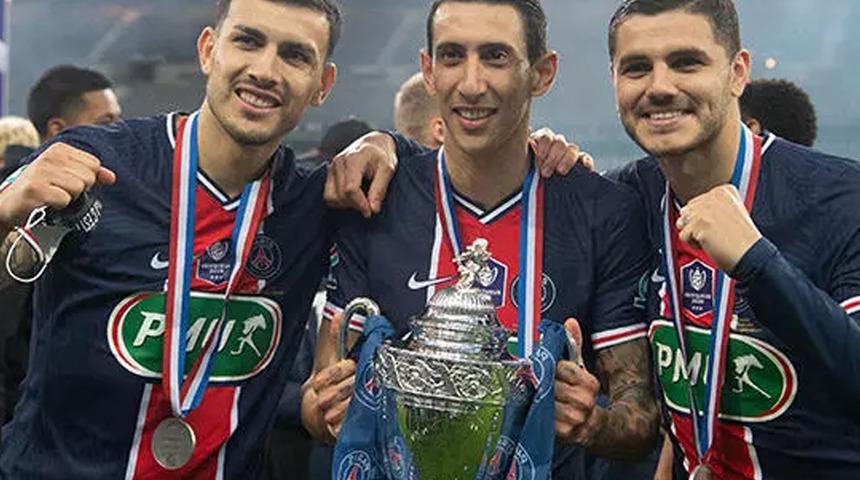 Ve Galatasaray transfer sezonunu açıyor! İki oyuncuyla anlaşma sağlandı bile...