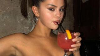 Selena Gomez'in son paylaşımını görenler Göğüslerine ne yaptın? dedi