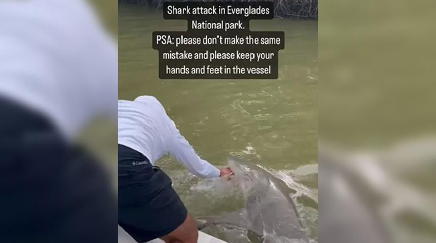 Her şey bir anda gelişti! Köpek balığı elini yıkayan adamı karanlık sulara çekti... İşte saniye saniye dehşet anları!