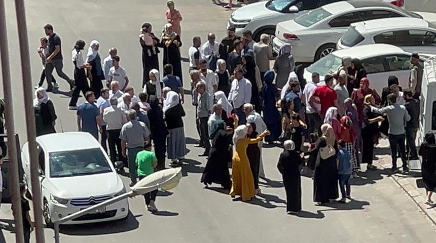 Genç çift dünyaevine girerken... Düğünü iptal ettiren kavga! Sopalar konuştu, olay salon dışına taştı