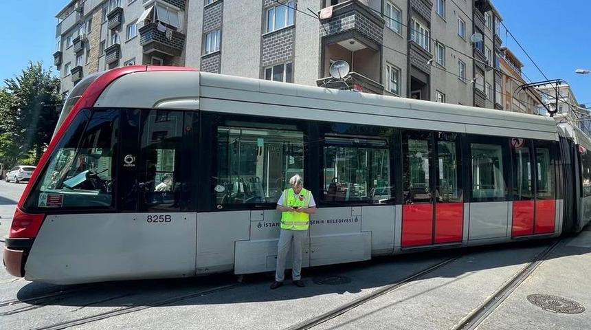 İstanbul Bağcılar'da tramvay raydan çıktı!